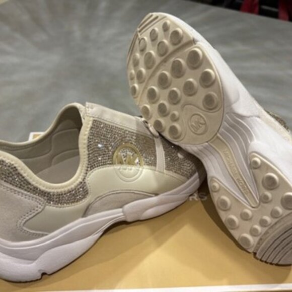 Michael Kors Sneakers - Picture 5 of 8